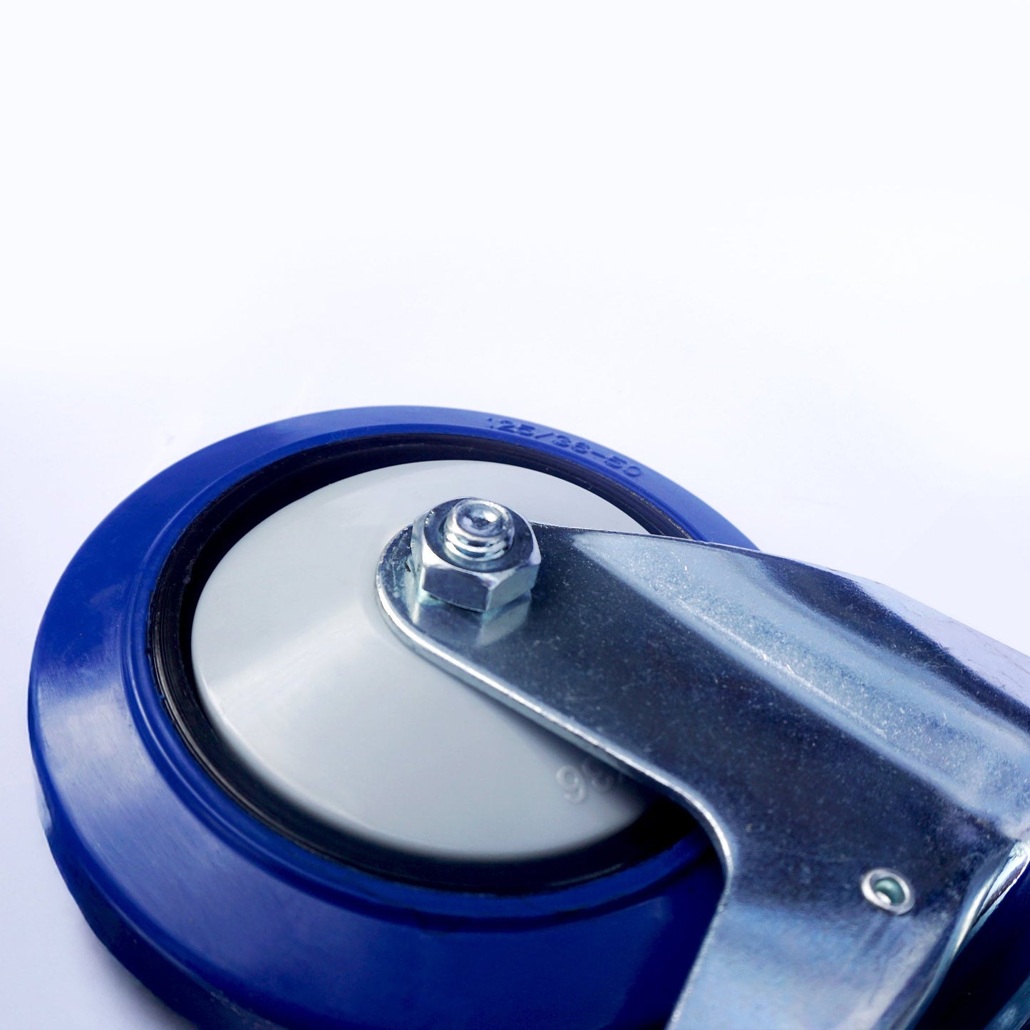 Ø 100 mm | Ruota girevole con freno Plastica Gomma elastica Piastra di fissaggio Cuscinetto a sfere Capacità di carico 200 kg | A-EU04-100